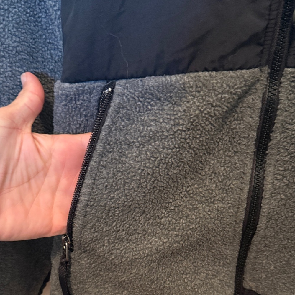 The North Face Black and Gray Zip-Up Jacket - Picture 5 of 5